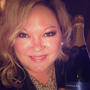 Meet your Posher, Adrienne